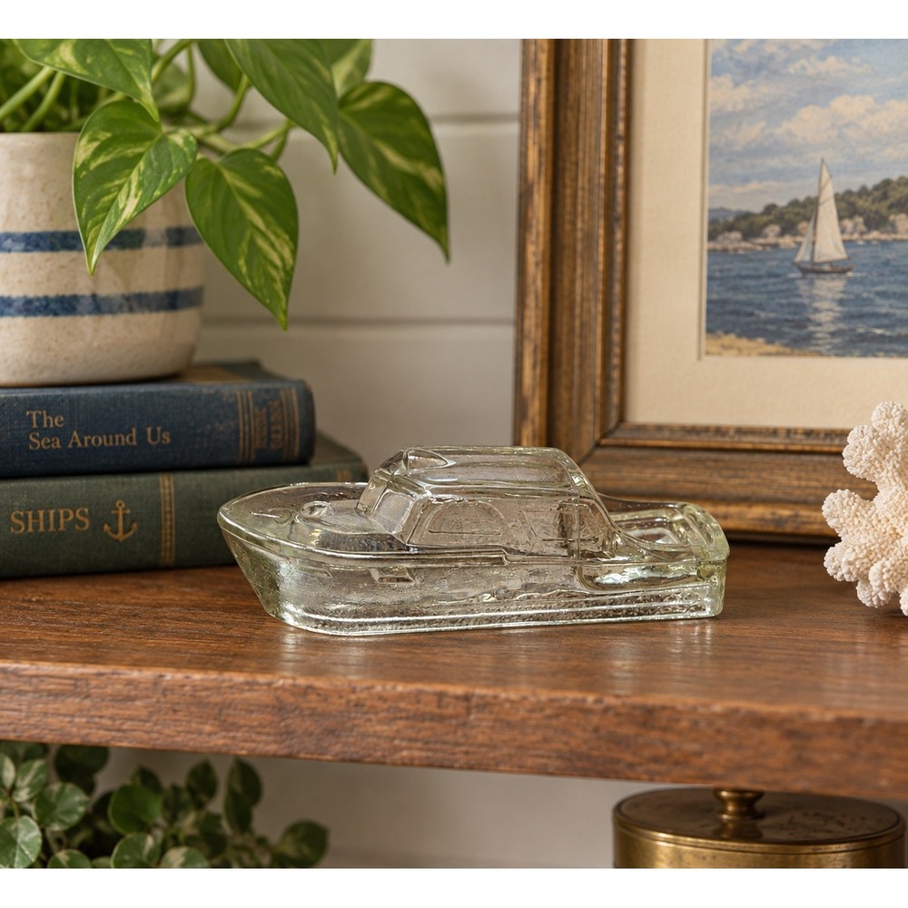 Vtg Victory Glass Clear Cabin Cruiser Boat Figurine Paperweight Nautical 4.75"